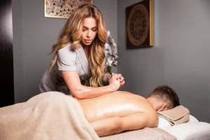 Sandwich Massage in Delhi